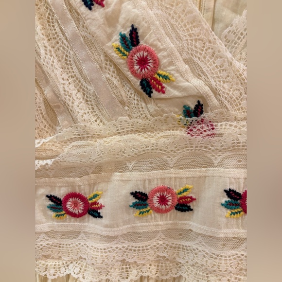 Candela Maggie Top in Off White - Picture 4 of 9